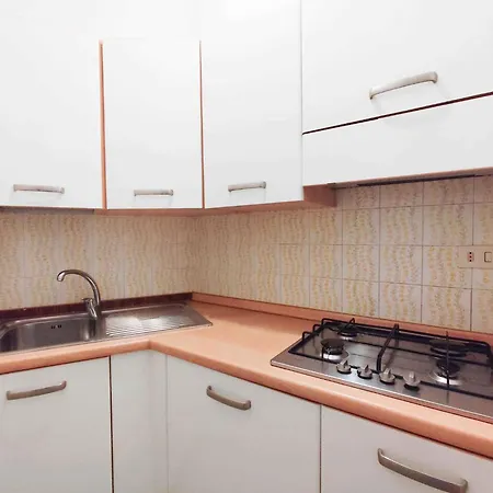 Apartmán In 25354 *